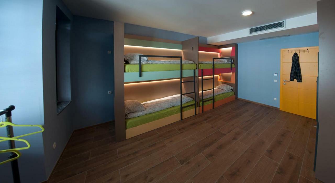 Ura Hostel Призрен Екстериор снимка